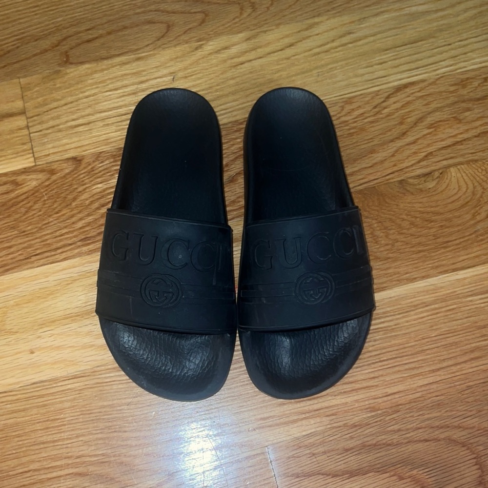 Gucci black rubber slides